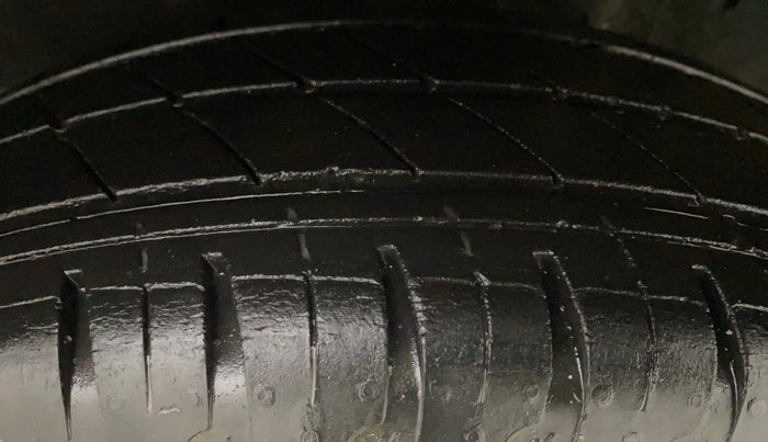 2020 Renault Kwid RXL, Petrol, Manual, 23,126 km, Left Rear Tyre Tread