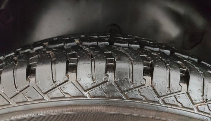 2022 Mahindra Thar LX HT PETROL 4WD MT, Petrol, Manual, 12,091 km, Right Rear Tyre Tread