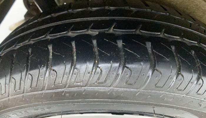 2017 Maruti Wagon R 1.0 VXI, Petrol, Manual, 18,958 km, Right Rear Tyre Tread