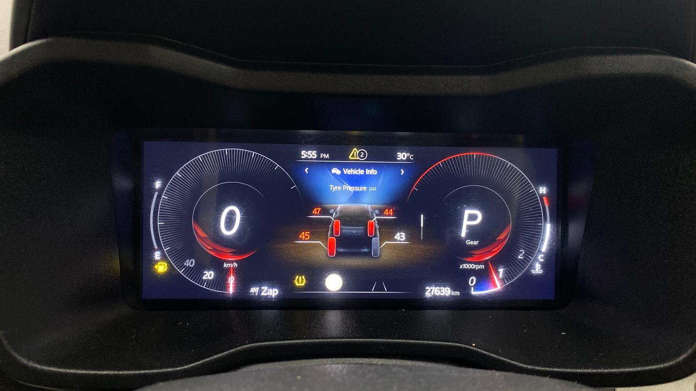 2024 Mahindra XUV 3XO AX7L 1.2 Petrol AT, Petrol, Automatic, 27,641 km, Odometer Image