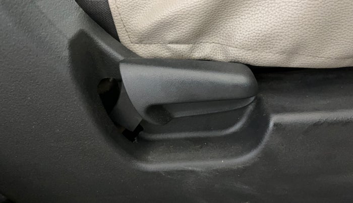 2014 Maruti Wagon R 1.0 LXI, Petrol, Manual, 58,492 km, Driver Side Adjustment Panel