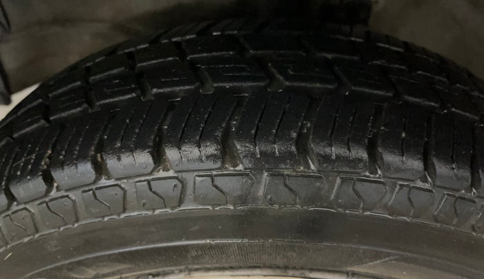 2014 Maruti Wagon R 1.0 LXI, Petrol, Manual, 58,492 km, Left Front Tyre Tread