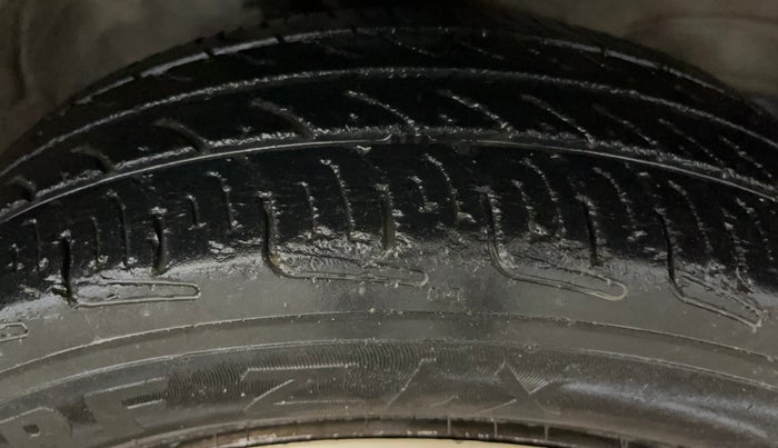 2014 Maruti Wagon R 1.0 LXI, Petrol, Manual, 58,492 km, Right Front Tyre Tread