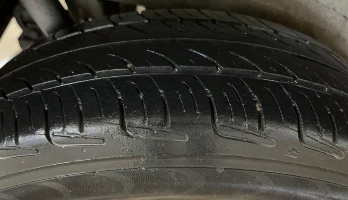 2014 Maruti Wagon R 1.0 LXI, Petrol, Manual, 58,492 km, Right Rear Tyre Tread