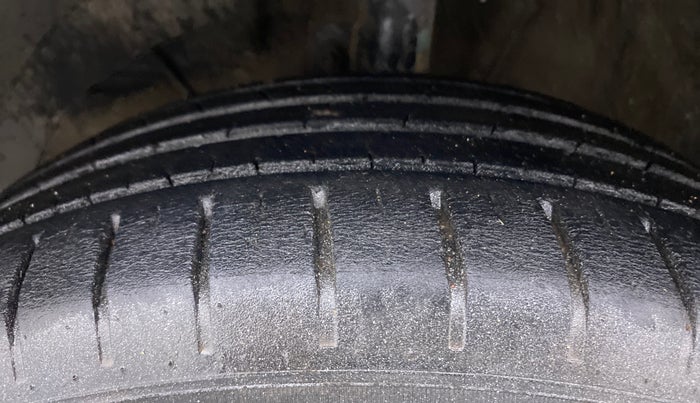 2019 Maruti Baleno ZETA PETROL 1.2, Petrol, Manual, 25,468 km, Left Front Tyre Tread