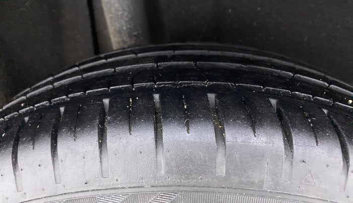 2019 Maruti Baleno ZETA PETROL 1.2, Petrol, Manual, 25,468 km, Right Rear Tyre Tread