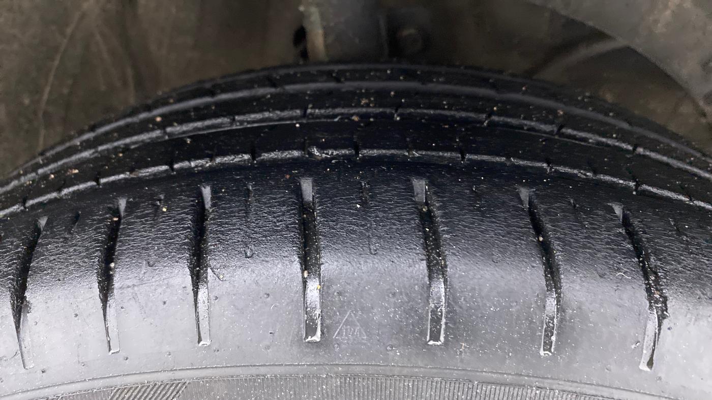 2019 Maruti Baleno ZETA PETROL 1.2, Petrol, Manual, 25,468 km, Right Front Tyre Tread