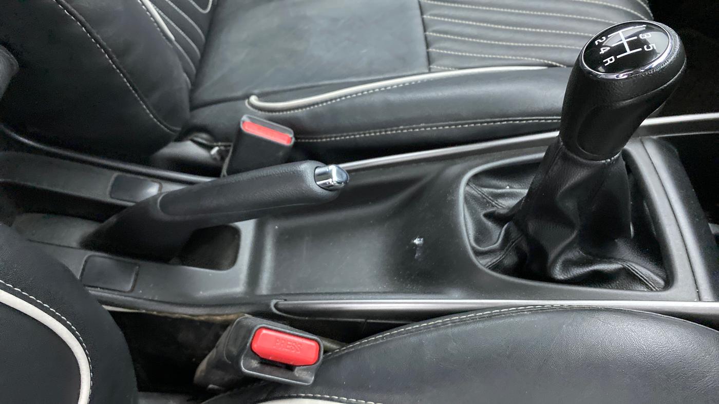 2019 Maruti Baleno ZETA PETROL 1.2, Petrol, Manual, 25,468 km, Gear Lever