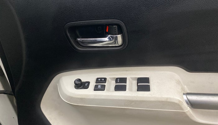 2020 Maruti IGNIS ALPHA 1.2 AMT, Petrol, Automatic, 27,784 km, Driver Side Door Panels Control