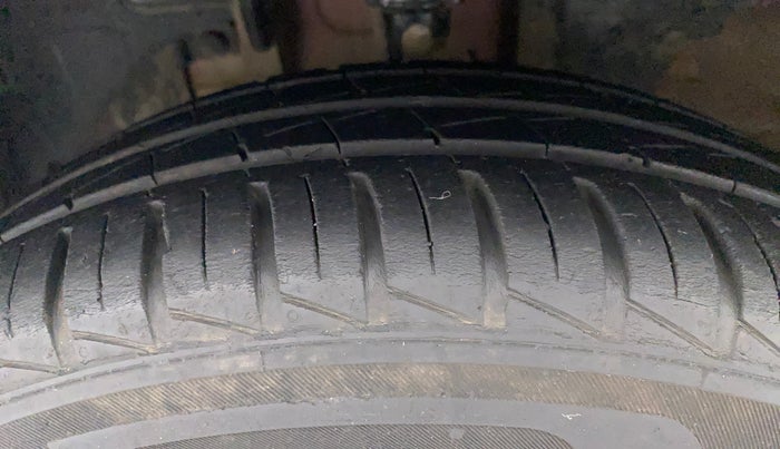 2021 Renault Kwid RXT 1.0 (O), Petrol, Manual, 37,048 km, Left Front Tyre Tread