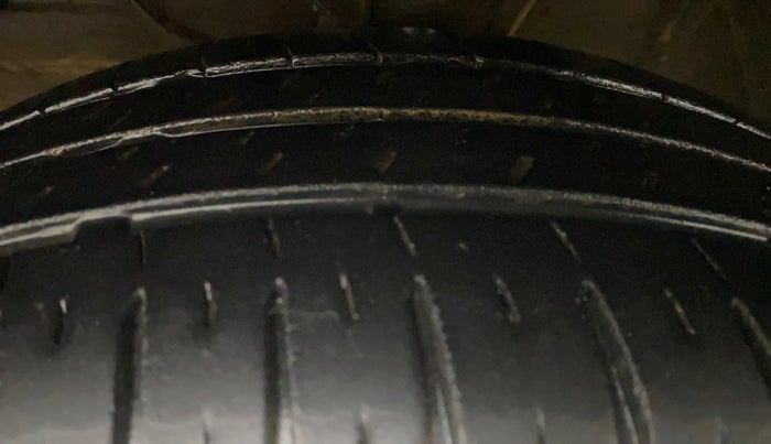 2022 Maruti Swift ZXI AMT, Petrol, Automatic, 41,464 km, Left Front Tyre Tread