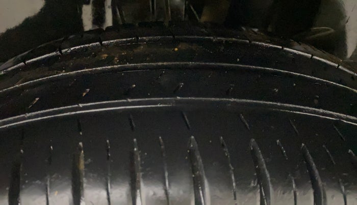 2022 Maruti Swift ZXI AMT, Petrol, Automatic, 41,464 km, Left Rear Tyre Tread