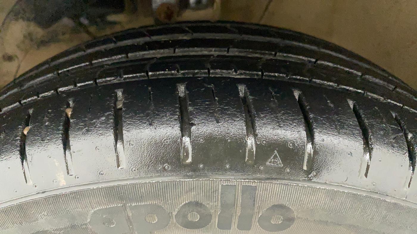2020 Maruti Baleno ZETA PETROL 1.2, Petrol, Manual, 20,856 km, Left Front Tyre Tread
