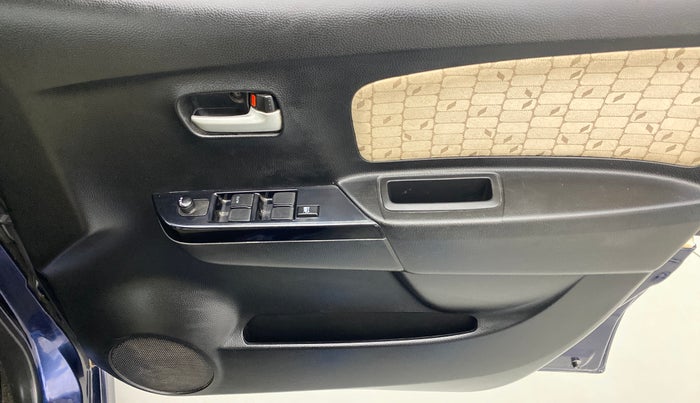 2017 Maruti Wagon R 1.0 VXI PLUS, Petrol, Manual, 38,033 km, Driver Side Door Panels Control