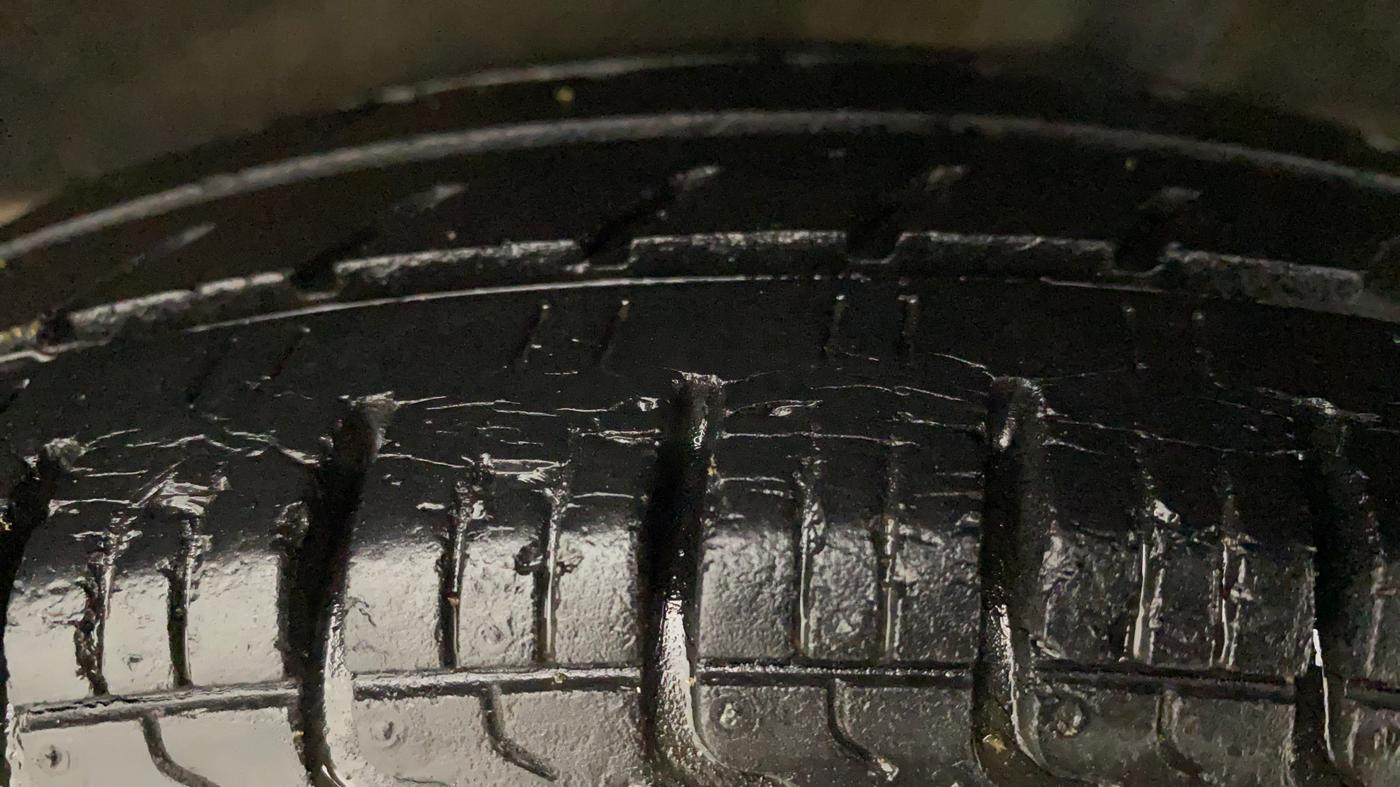 2015 Renault Kwid RXT 0.8, Petrol, Manual, 55,790 km, Left Rear Tyre Tread