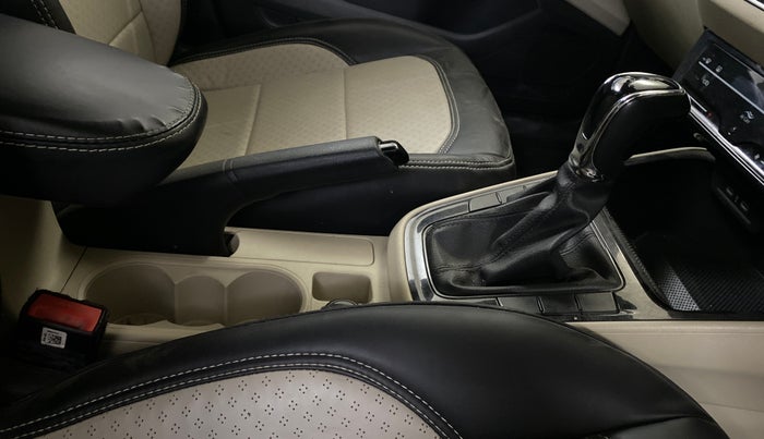 2022 Skoda SLAVIA AMBITION 1.0L TSI AT, Petrol, Automatic, 81,928 km, Gear Lever