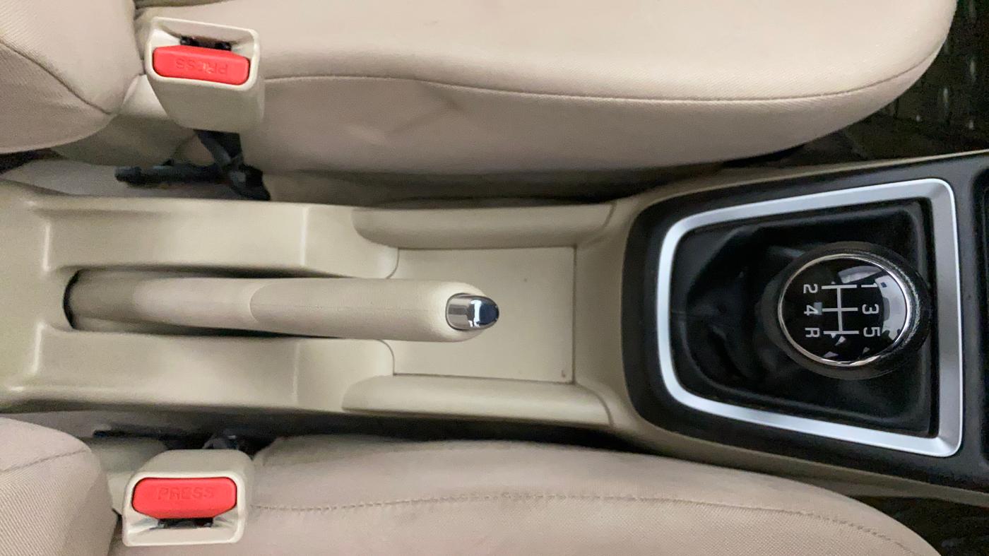 2019 Maruti Dzire ZXI, Petrol, Manual, 43,145 km, Gear Lever