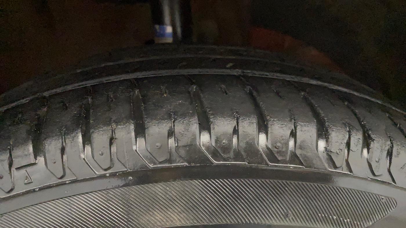 2019 Maruti Dzire ZXI, Petrol, Manual, 43,145 km, Right Front Tyre Tread