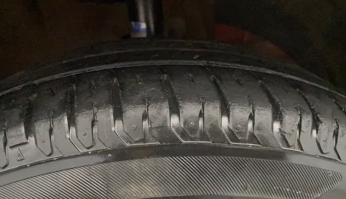 2019 Maruti Dzire ZXI, Petrol, Manual, 43,145 km, Right Front Tyre Tread
