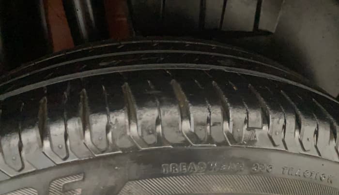 2019 Maruti Dzire ZXI, Petrol, Manual, 43,145 km, Right Rear Tyre Tread