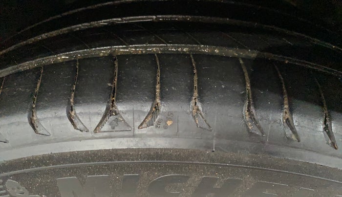 2020 Maruti S Cross ZETA 1.5, Petrol, Manual, 1,07,423 km, Right Front Tyre Tread