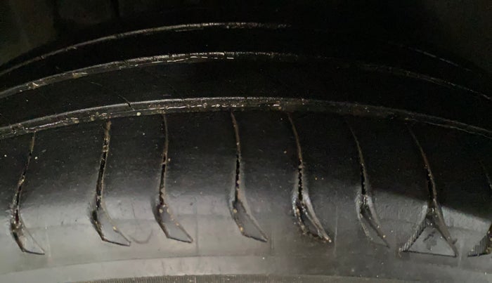 2020 Maruti S Cross ZETA 1.5, Petrol, Manual, 1,07,423 km, Right Rear Tyre Tread