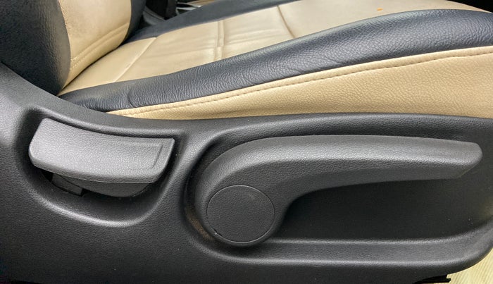 2017 Hyundai Verna 1.6 EX CRDI, Diesel, Manual, 66,535 km, Driver Side Adjustment Panel