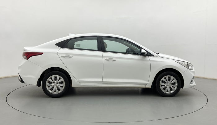2017 Hyundai Verna 1.6 EX CRDI, Diesel, Manual, 66,535 km, Right Side View