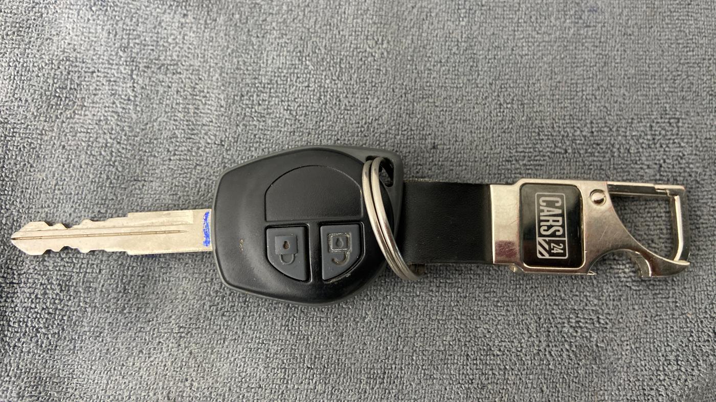 2016 Maruti Swift LXI (O), Petrol, Manual, 30,150 km, Key Close Up