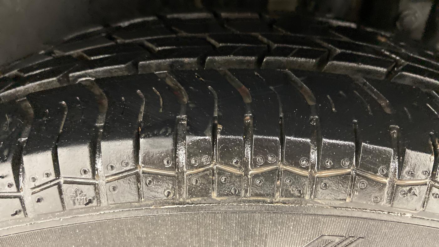 2016 Maruti Swift LXI (O), Petrol, Manual, 30,150 km, Left Rear Tyre Tread