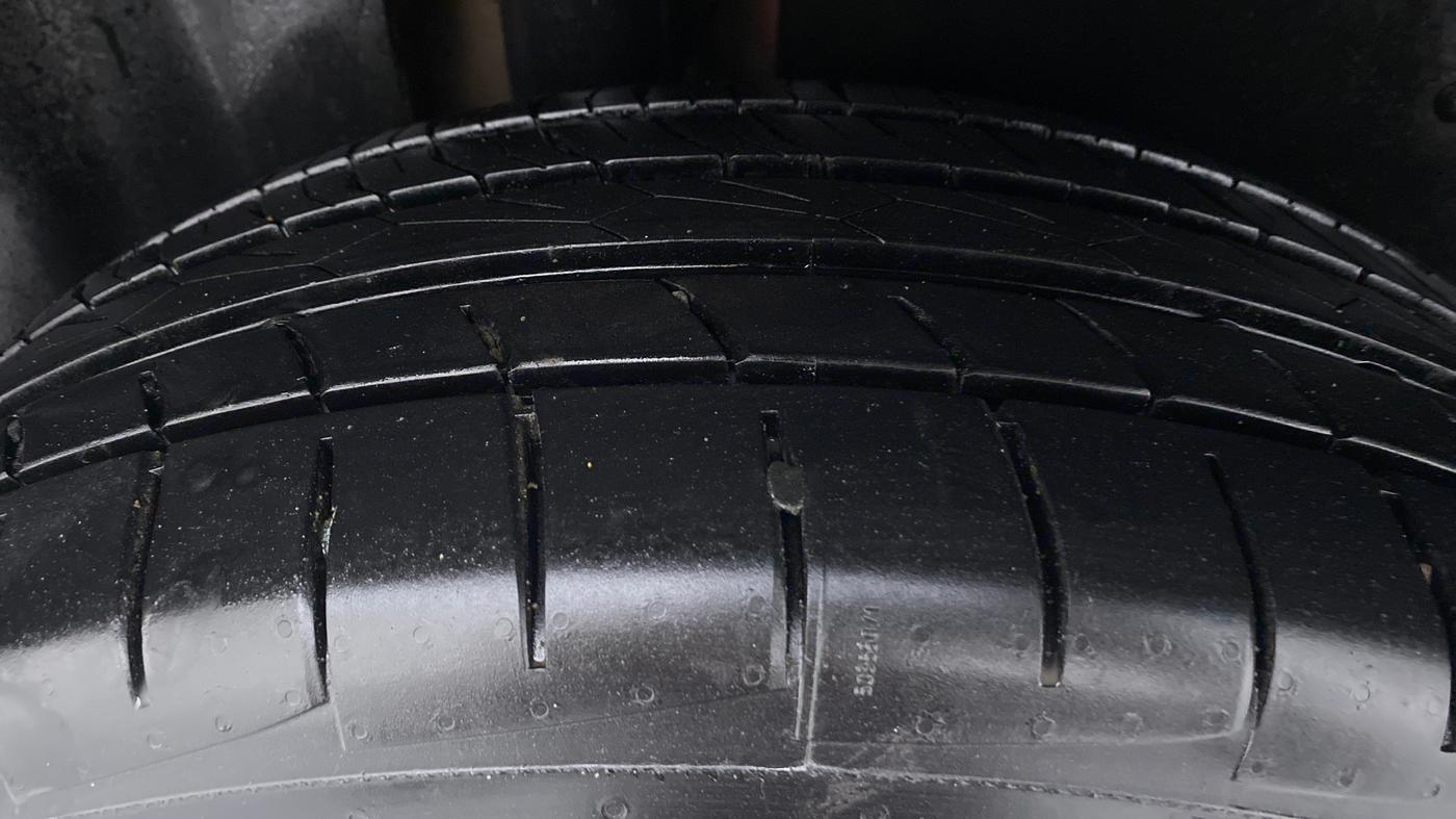 2020 MG HECTOR SHARP DCT PETROL, Petrol, Automatic, 17,655 km, Right Rear Tyre Tread