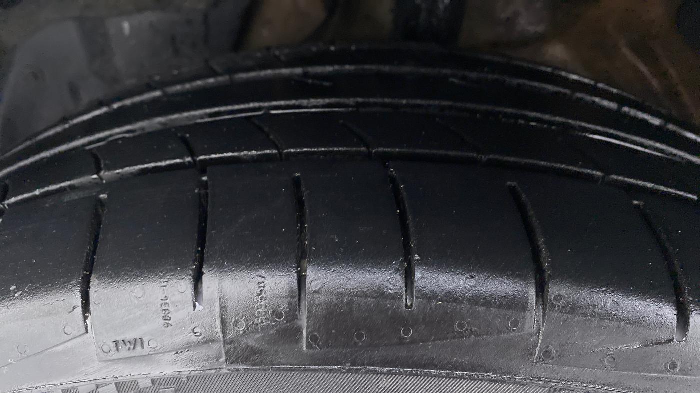 2020 MG HECTOR SHARP DCT PETROL, Petrol, Automatic, 17,655 km, Left Front Tyre Tread