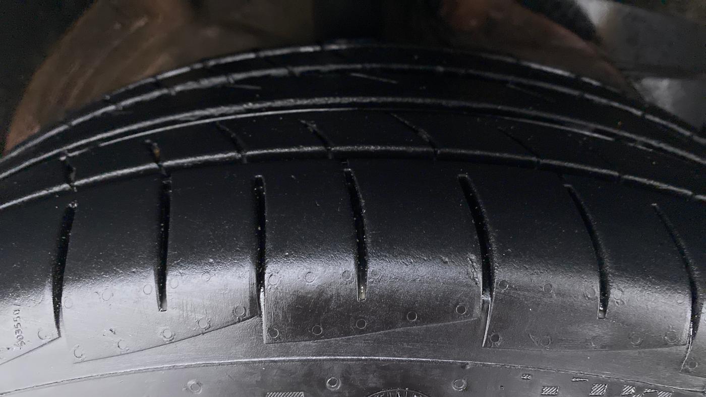 2020 MG HECTOR SHARP DCT PETROL, Petrol, Automatic, 17,655 km, Right Front Tyre Tread
