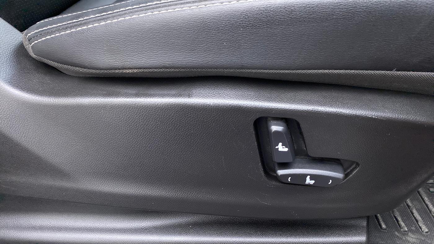 2020 MG HECTOR SHARP DCT PETROL, Petrol, Automatic, 17,655 km, Driver Side Adjustment Panel