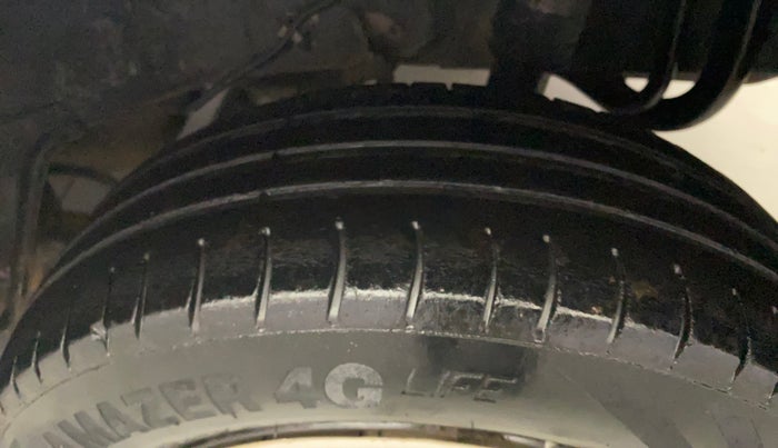 2014 Datsun Go T, Petrol, Manual, 1,17,633 km, Left Rear Tyre Tread