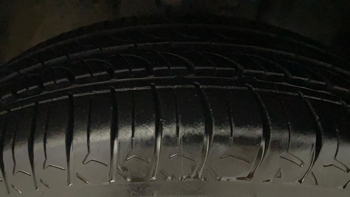 2014 Datsun Go T, Petrol, Manual, 1,17,633 km, Right Front Tyre Tread