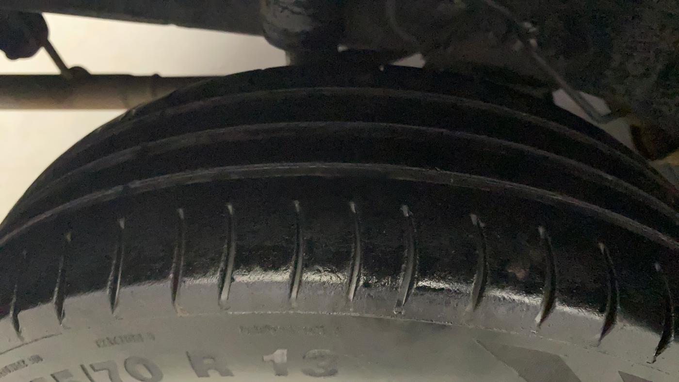 2014 Datsun Go T, Petrol, Manual, 1,17,633 km, Right Rear Tyre Tread