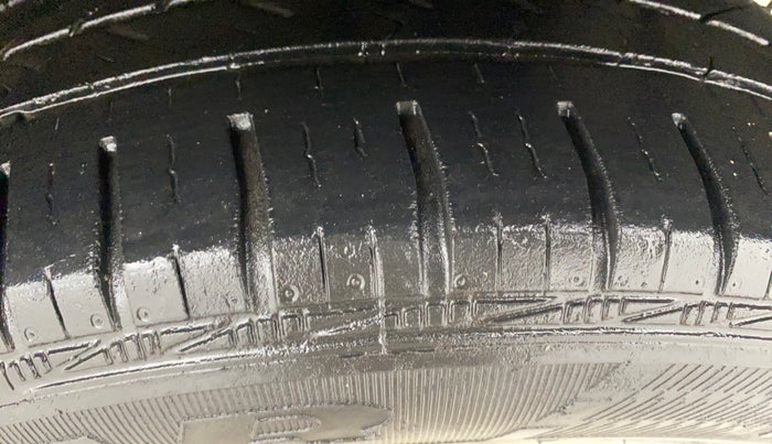 2019 Hyundai Grand i10 SPORTZ 1.2 KAPPA VTVT, Petrol, Manual, 27,503 km, Left Rear Tyre Tread