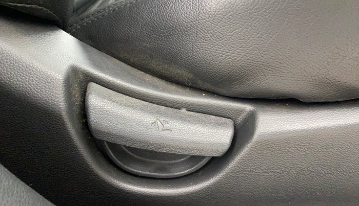 2019 Hyundai Grand i10 SPORTZ 1.2 KAPPA VTVT, Petrol, Manual, 27,503 km, Driver Side Adjustment Panel