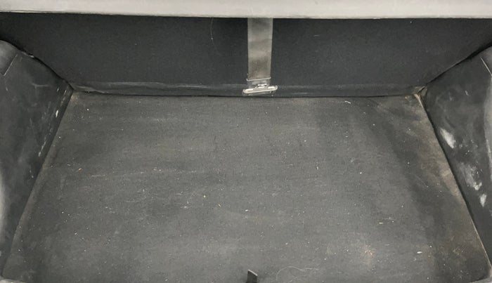 2015 Hyundai Grand i10 SPORTZ 1.2 KAPPA VTVT, Petrol, Manual, 43,553 km, Boot Inside