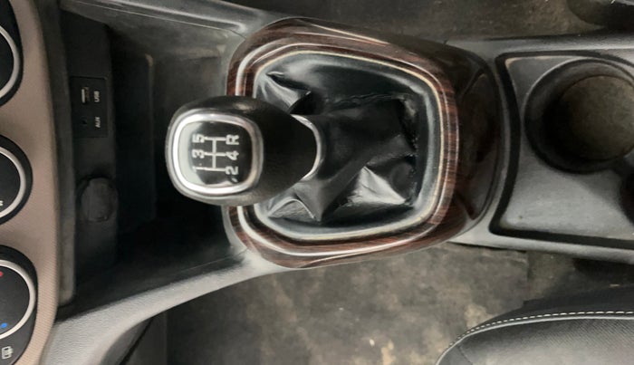 2015 Hyundai Grand i10 SPORTZ 1.2 KAPPA VTVT, Petrol, Manual, 43,553 km, Gear Lever