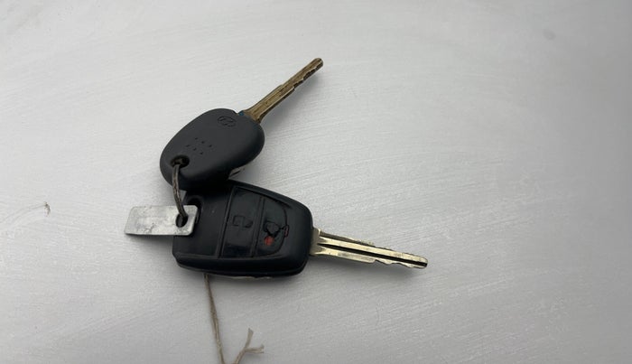 2015 Hyundai Grand i10 SPORTZ 1.2 KAPPA VTVT, Petrol, Manual, 43,553 km, Key Close Up