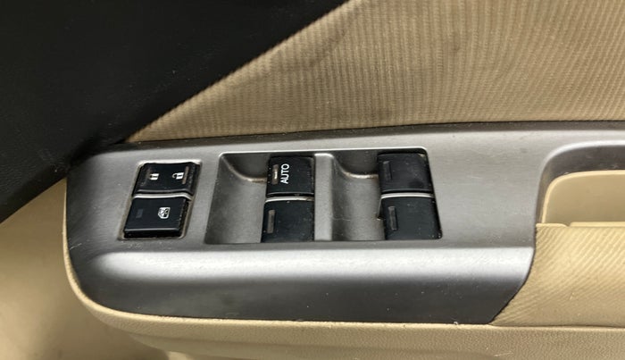 2015 Honda City 1.5L I-VTEC V MT, Petrol, Manual, 1,19,495 km, Driver Side Door Panels Control