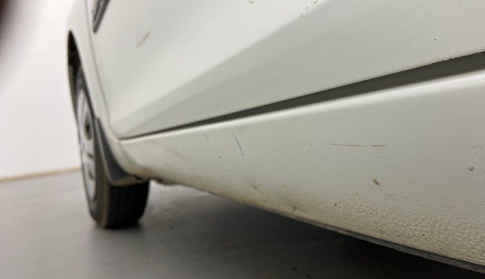 2013 Maruti Swift VXI, Petrol, Manual, 95,036 km, Left running board - Slightly dented