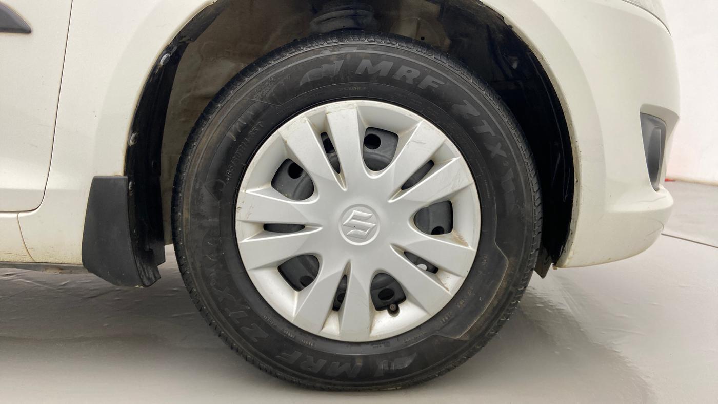2013 Maruti Swift VXI, Petrol, Manual, 95,036 km, Right Front Wheel