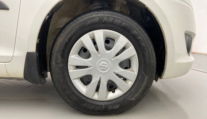 2013 Maruti Swift VXI, Petrol, Manual, 95,036 km, Right Front Wheel