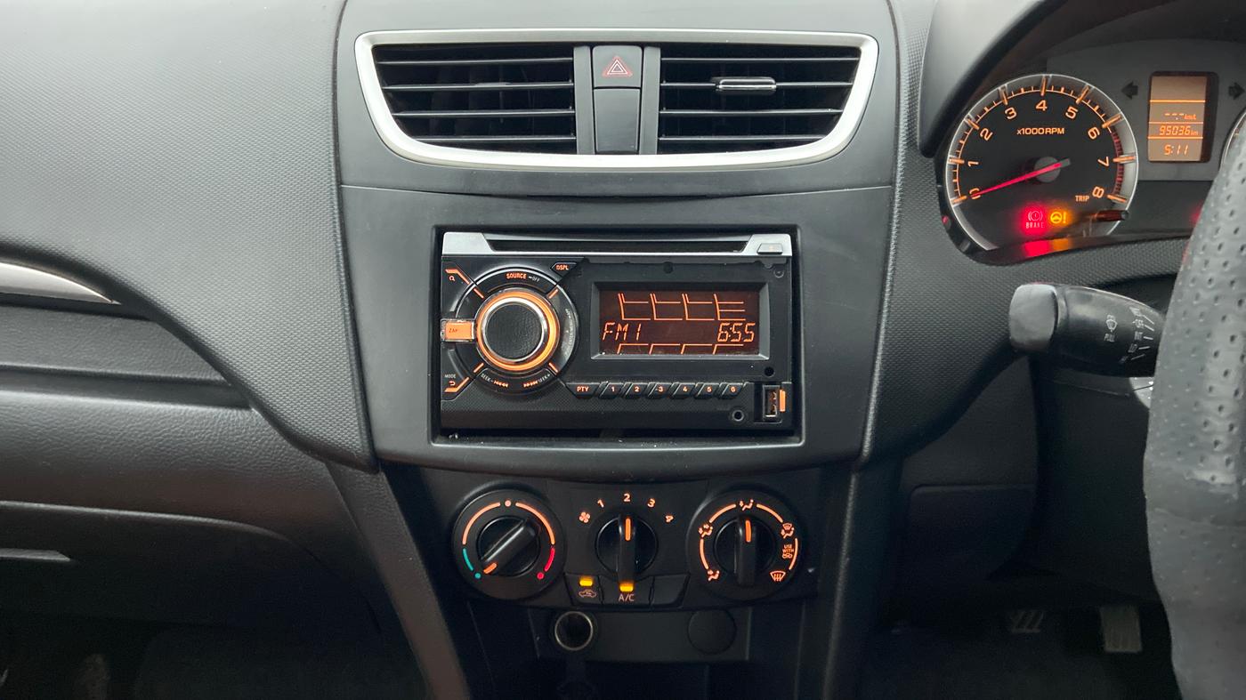 2013 Maruti Swift VXI, Petrol, Manual, 95,036 km, Air Conditioner