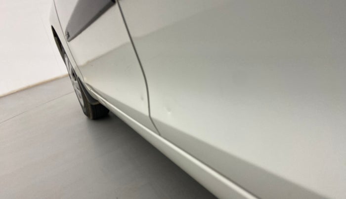 2013 Maruti Swift VXI, Petrol, Manual, 95,036 km, Rear left door - Slightly dented