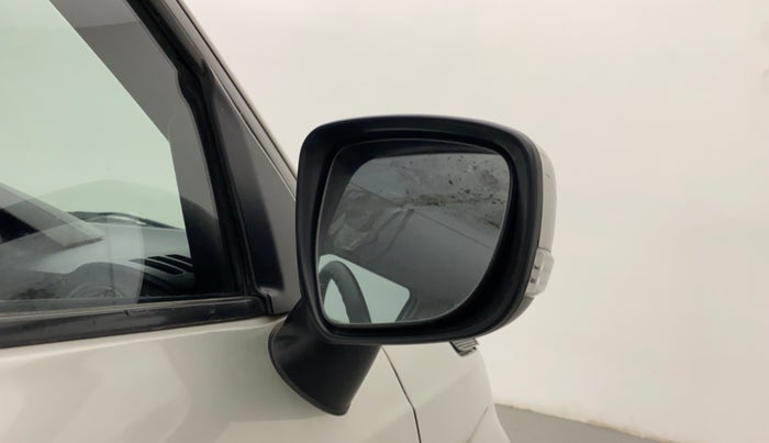 2017 Maruti IGNIS DELTA 1.2 AMT, Petrol, Automatic, 26,630 km, Right rear-view mirror - Mirror motor not working