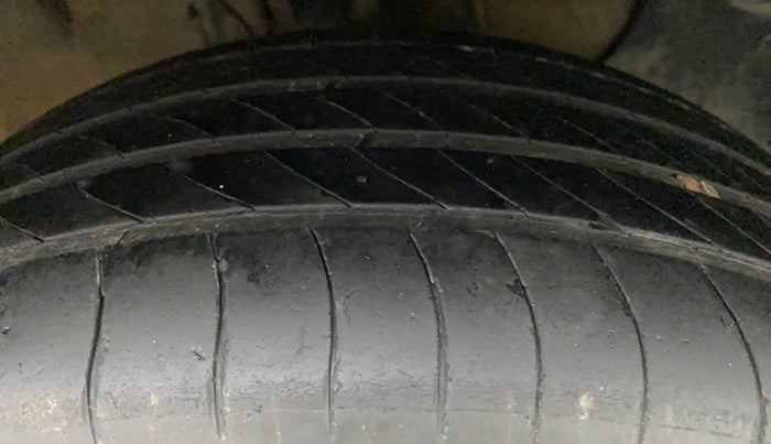 2016 Hyundai Elite i20 ASTA 1.2 (O), CNG, Manual, 98,801 km, Right Front Tyre Tread